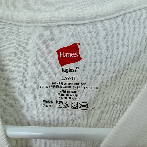 Hanes White Peanuts Gang Christmas T-shirt Size L Snoopy Holiday Charlie Brown - Picture 4 of 6